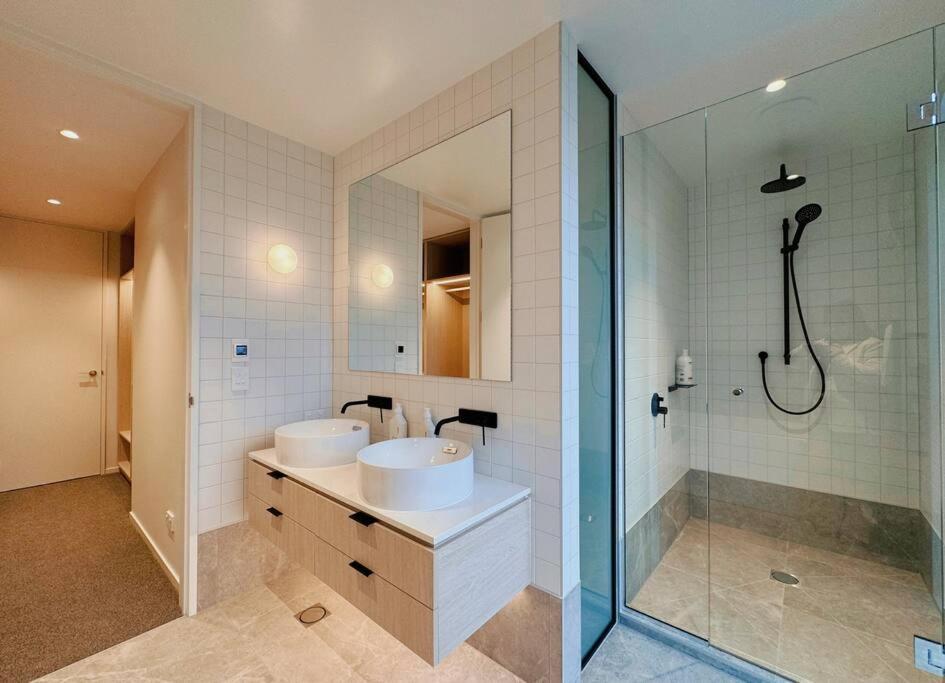 Black-Luxe Living In The Heart Of City Διαμέρισμα Κράισττσερτς Εξωτερικό φωτογραφία